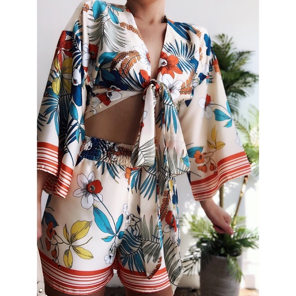 Pants - 🆕Marta Tropical Print Two Piece Shorts Set